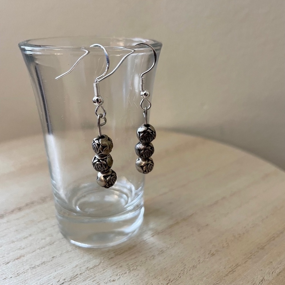 Metal‎ Rose Beaded Earrings